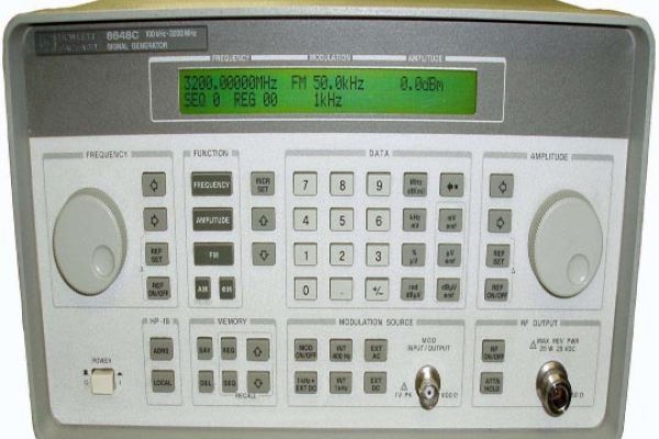 安捷倫（HP）8648C信號發生器